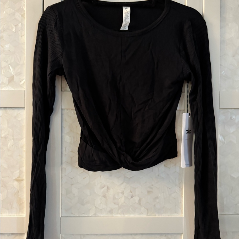 ALO Yoga Women's Black Long Sleeve Top